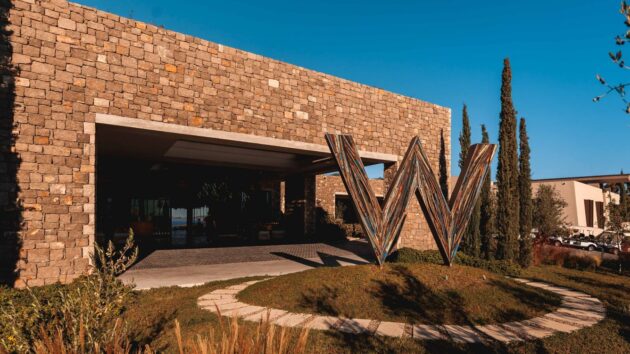 ACCOMMODATION+ 1 RACE REGISTRATION 23-26 October 2026