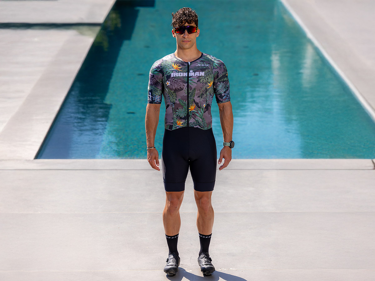 M_Strenght-Racesuit_1